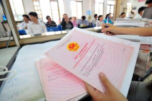 Nhằm giúp người dân và các nhà đầu tư nắm rõ quyền lợi của mình, bài viết này từ Công ty Luật TNHH VietPoint sẽ hướng dẫn toàn diện từ A-Z về thủ tục làm sổ đỏ lần đầu, cập nhật mới nhất dựa trên hệ thống văn bản pháp luật hiện hành